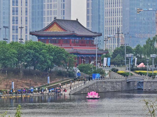 阎建庆 摄